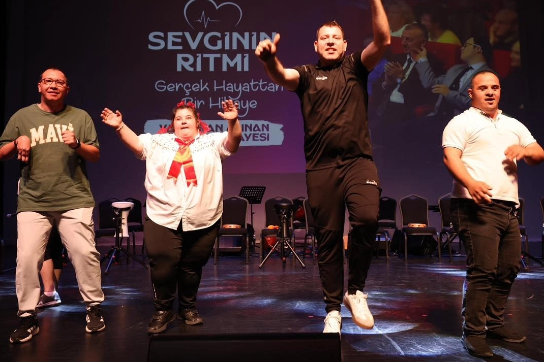 Kocaeli’de down sendromlu gençlerden duygu dolu gösteri 