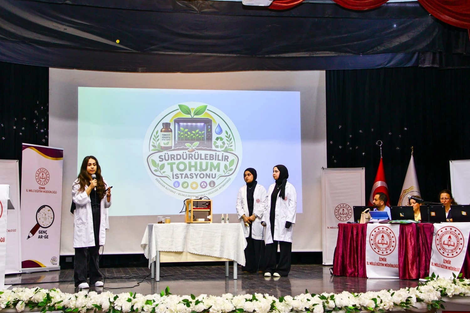 İzmir’de genç girişimciler Fikir Kampı’nda ödüllendirildi 