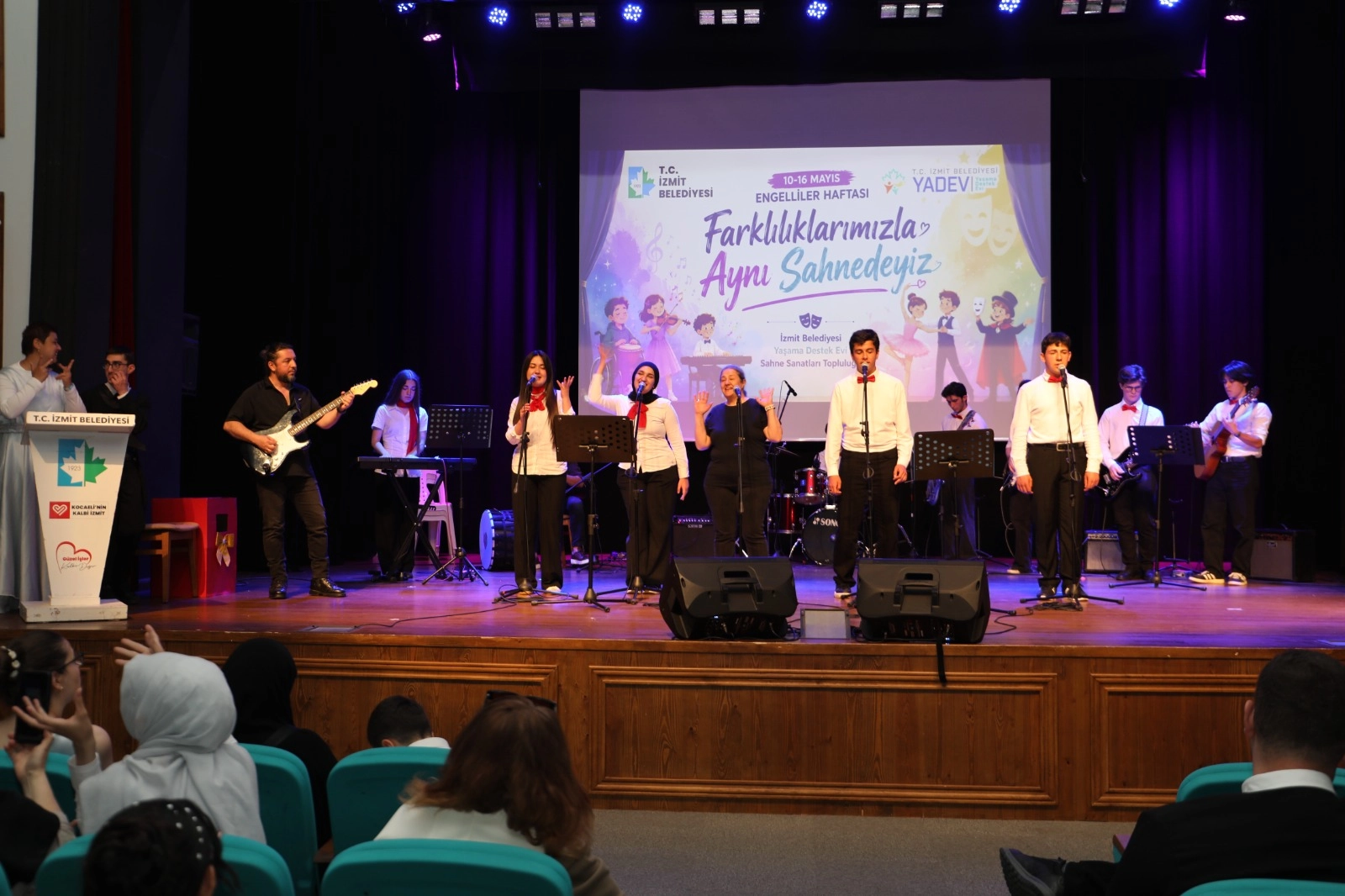 Kocaeli İzmit’te özel bireylerden sanat dolu performans 