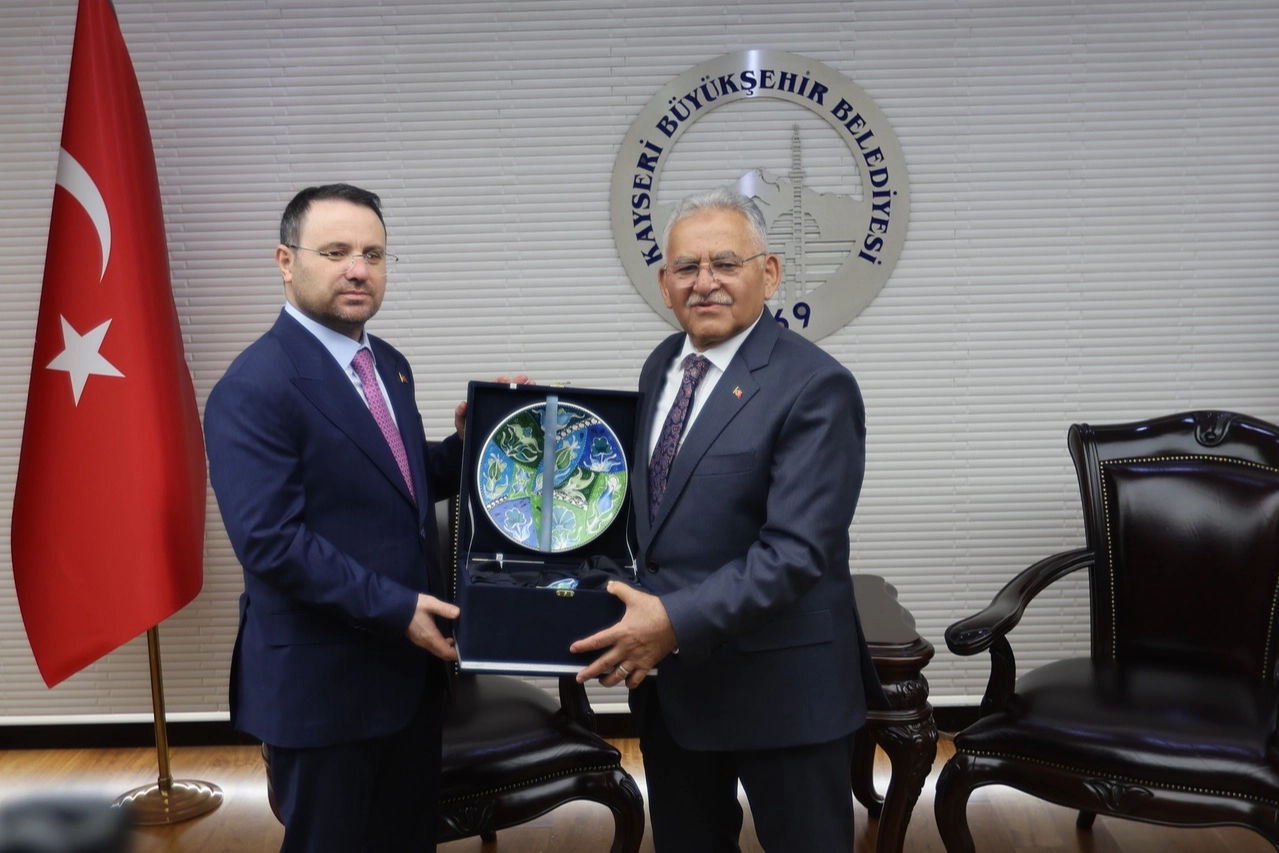 Akın Gürlek'ten Kayseri çıkarması 