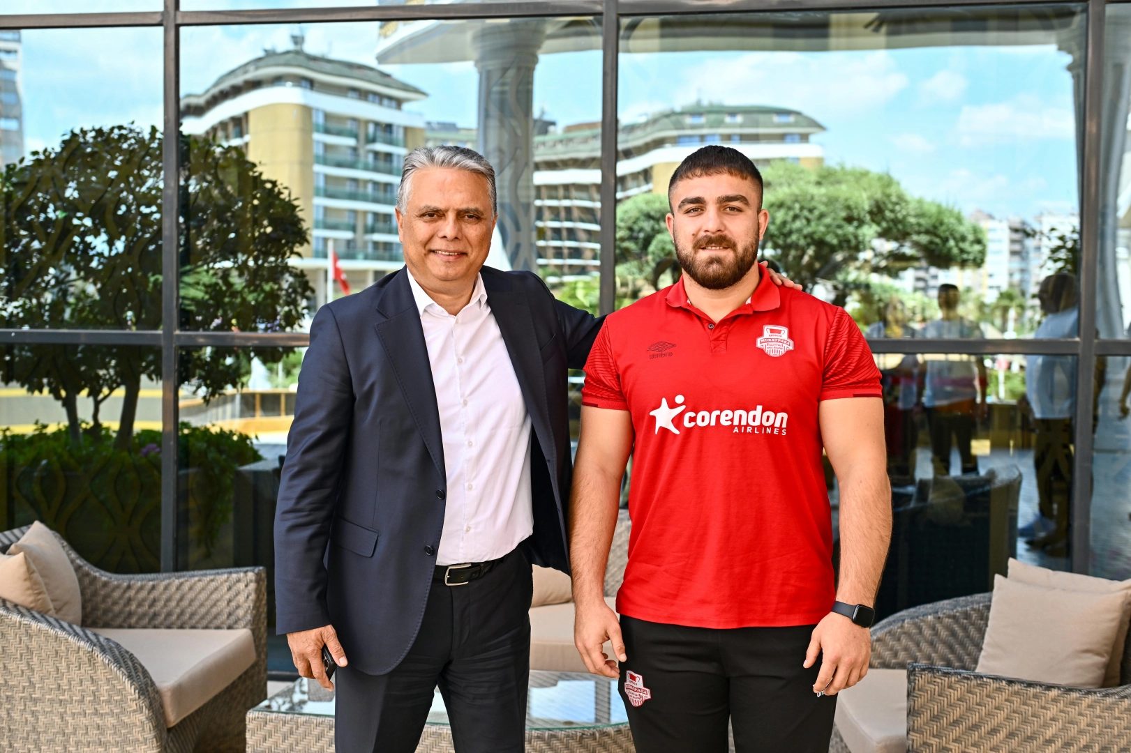 Antalya Muratpaşa'da Başkan Uysal’dan moral ziyareti 