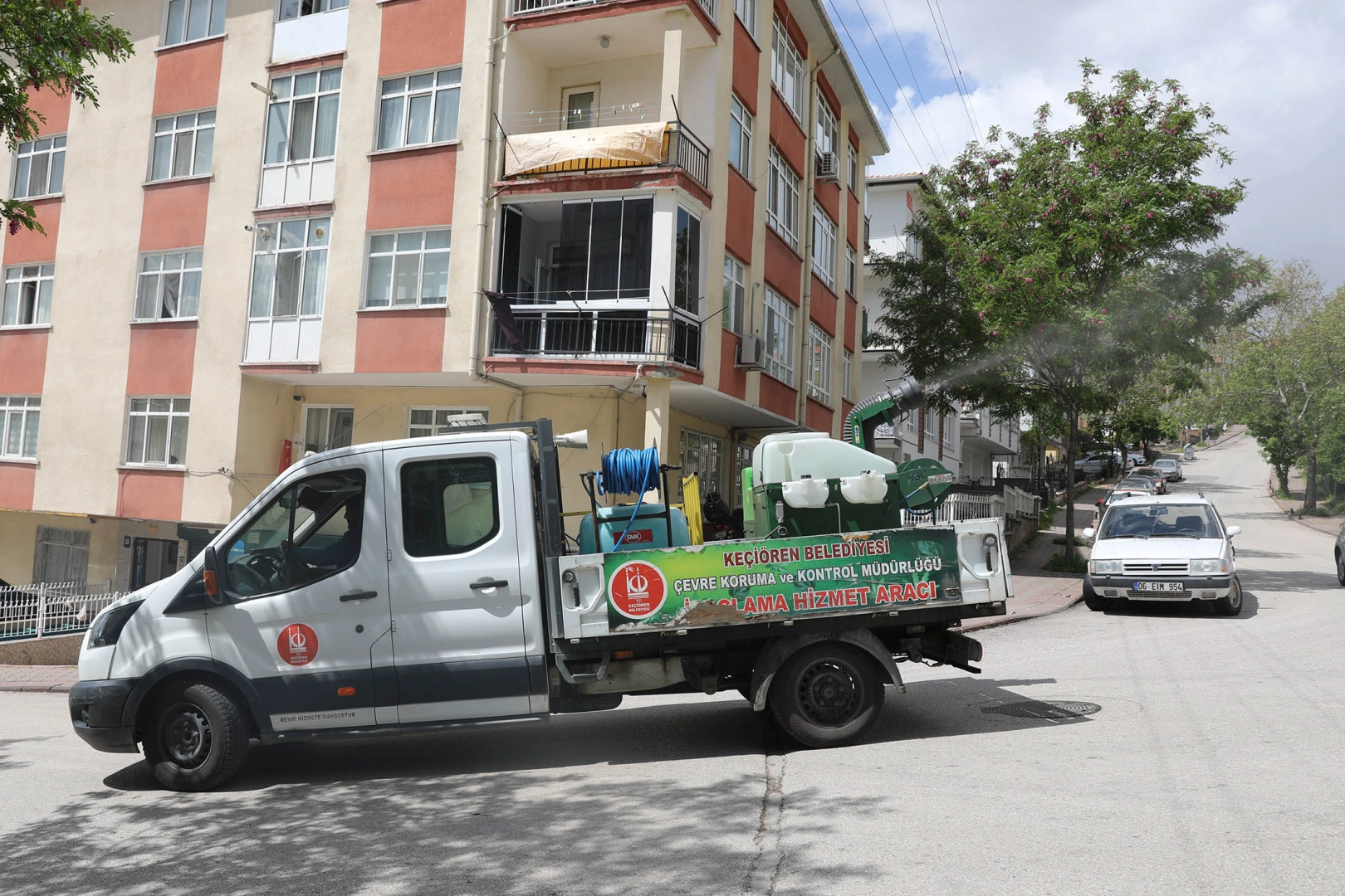 Ankara Keçiören'de çevre ilaçlanıyor 