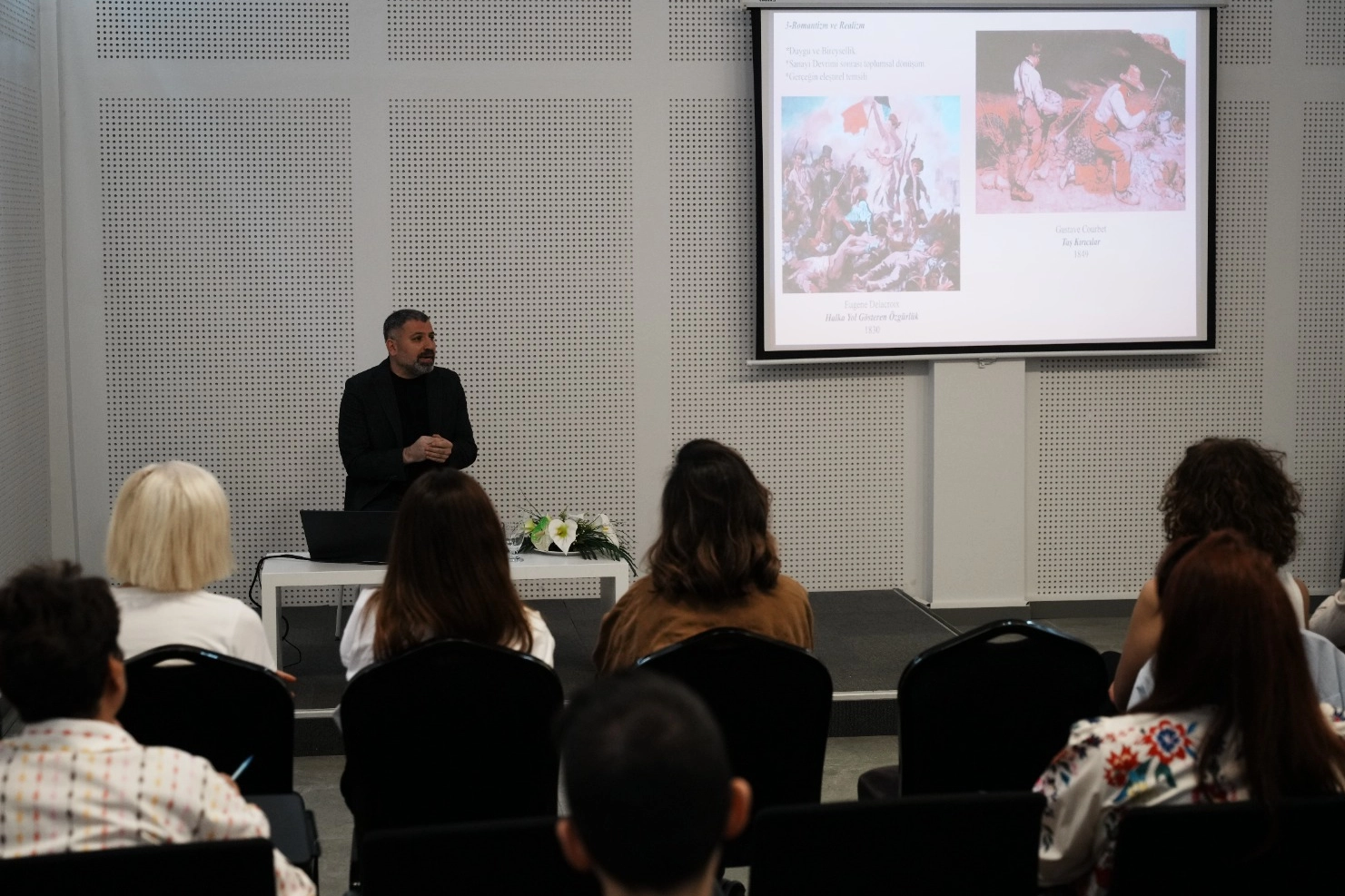 Yaşar’dan Seka Sanat İhtisas Merkezi’ne büyük övgü 
