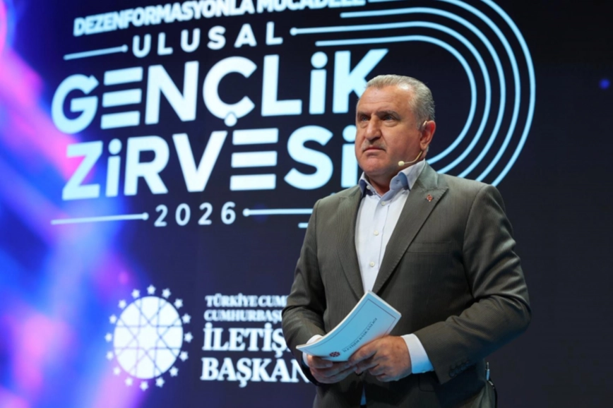 Bakan Bak’tan gençlere dezenformasyon uyarısı 