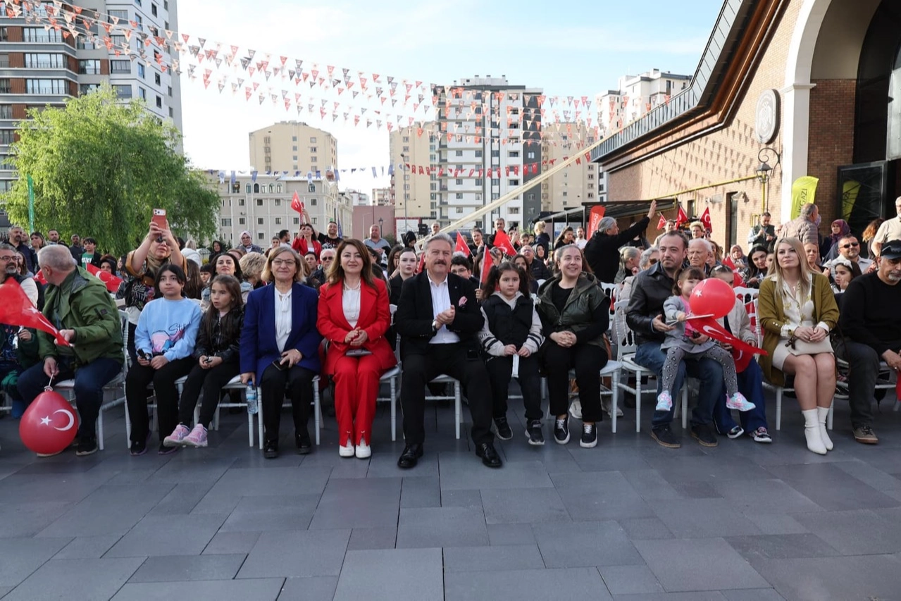 Çarşı Melikgazi'de 19 Mayıs coşkusu 