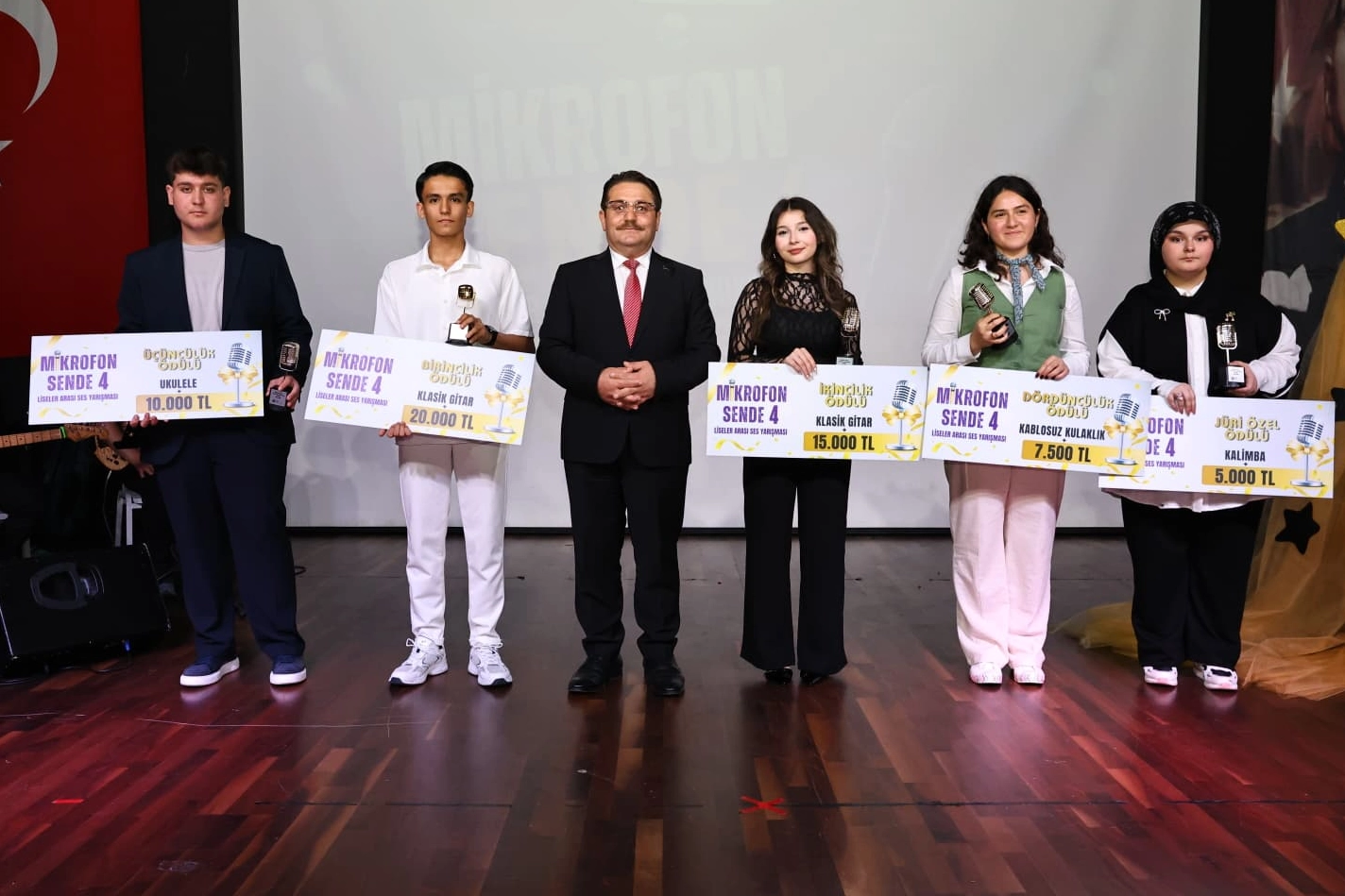 Sakarya'da “Mikrofon Sende 4”te final coşkusu 