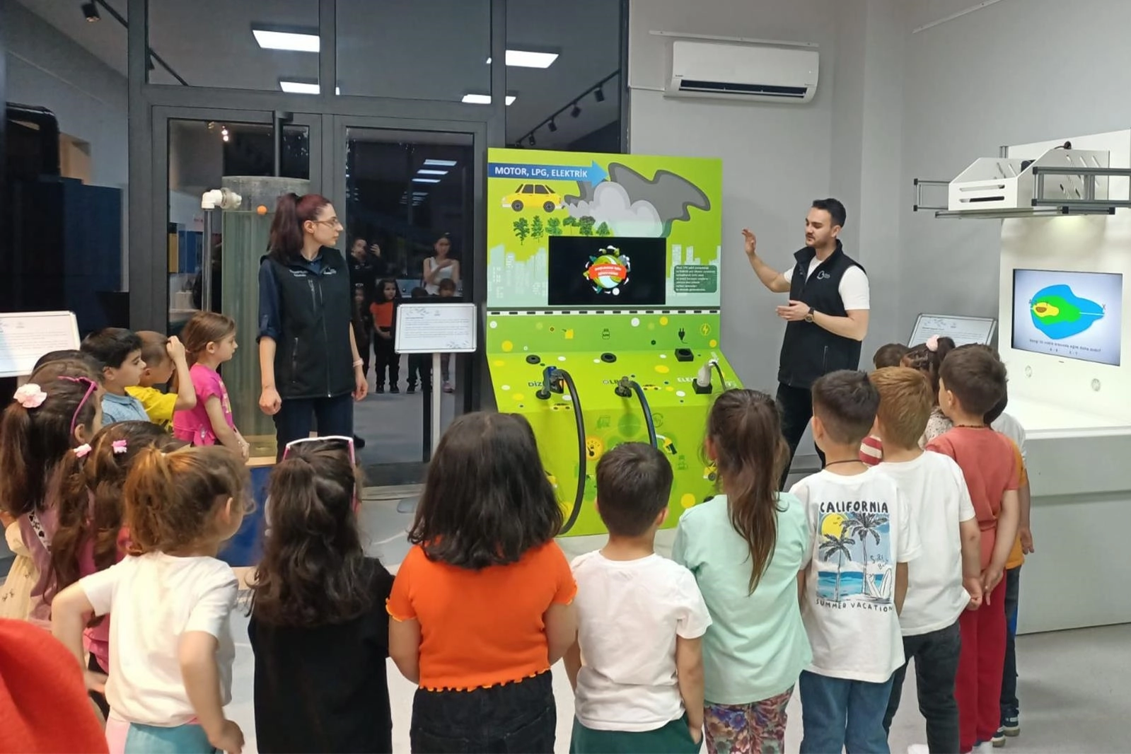 Balıkesirli çocuklara ÇEBİM'de bilim eğitimi 