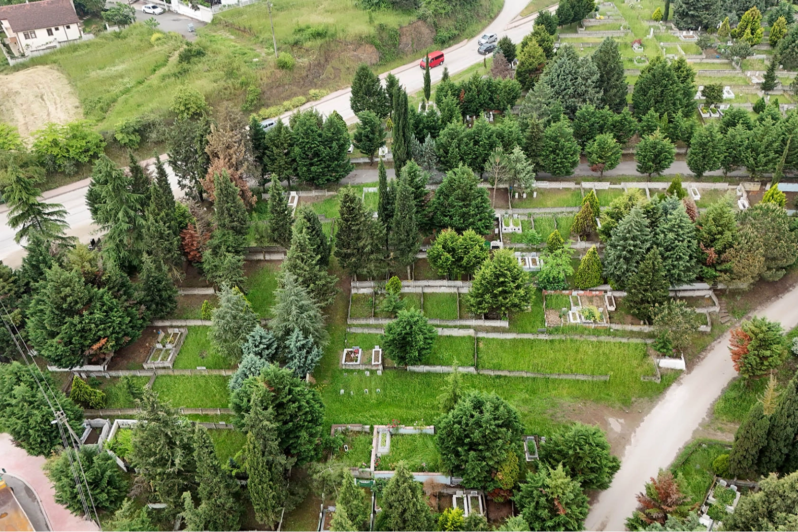 Sakarya'da mezarlıklarda bayram hazırlığı 