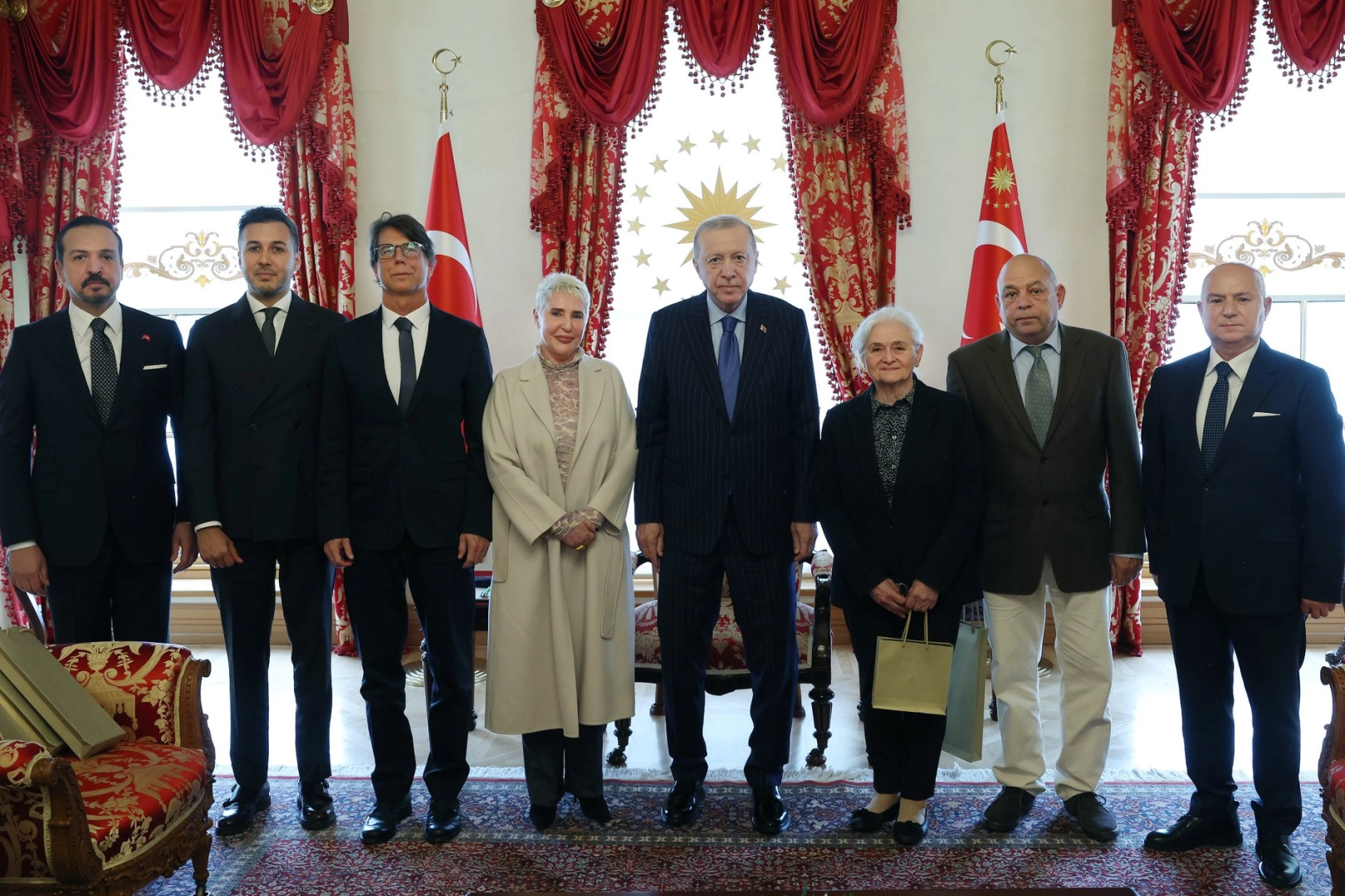 Cumhurbaşkanı Erdoğan, 27 Mayıs mağdurlarının ailelerini kabul etti 