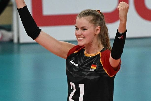 Eczacıbaşı Dynavit, Camilla Weitzel ile imzaları attı 