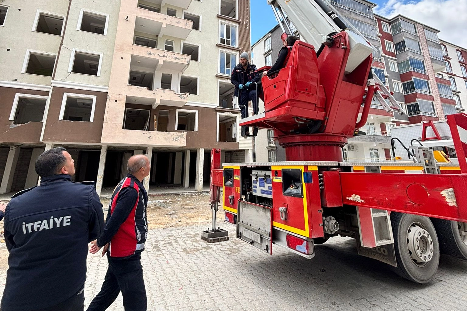 Kocaeli İtfaiyesi, tecrübesini Besni İtfaiyesi ile paylaştı 