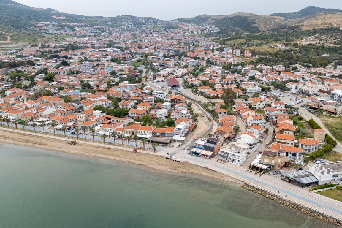 Yeni Foça’da tarihi dere yatağı güçlendiriliyor 