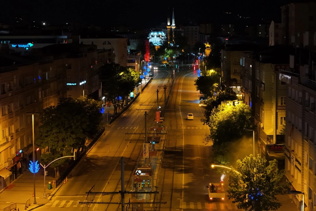 Kayseri Büyükşehir'de gece mesaisi 
