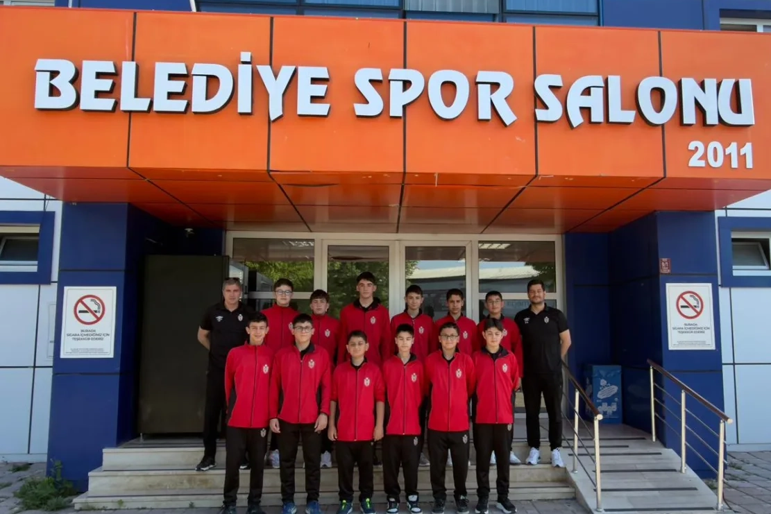 İnegöl Belediyespor midi erkekler Türkiye Şampiyonasında 
