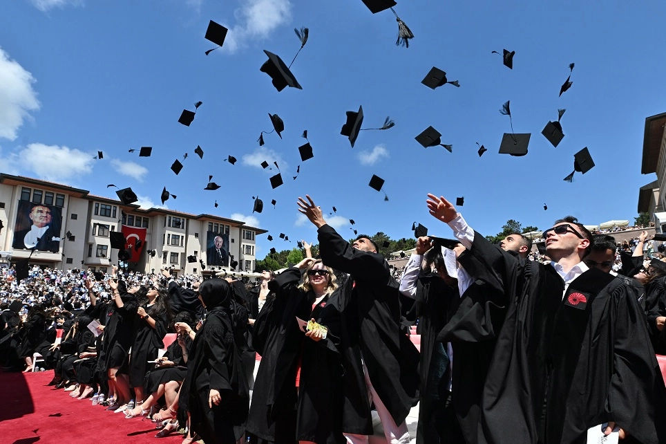 Türkiye'de yükseköğretim mezuniyetinde rekor artış! Gençlerin yarısına yakını üniversite mezunu 