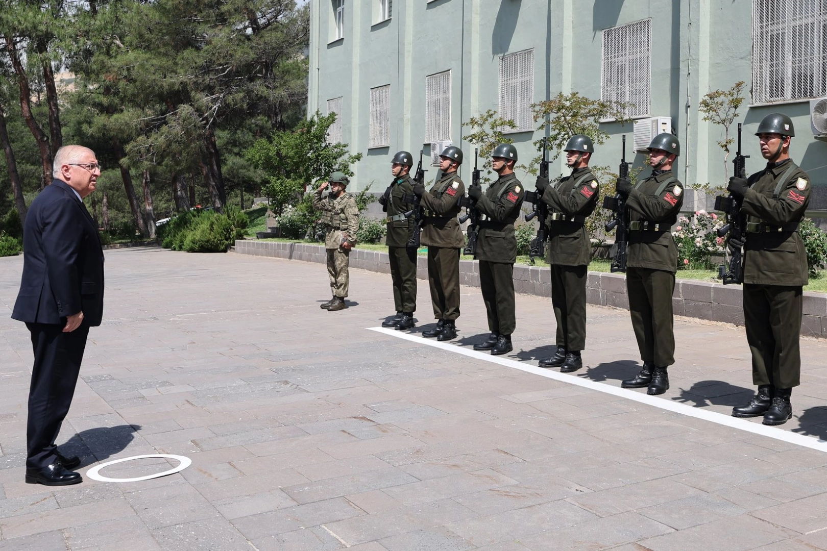 Bakan Güler'den Kahramanmaraş’ta Tugay Komutanlığı'na ziyaret 
