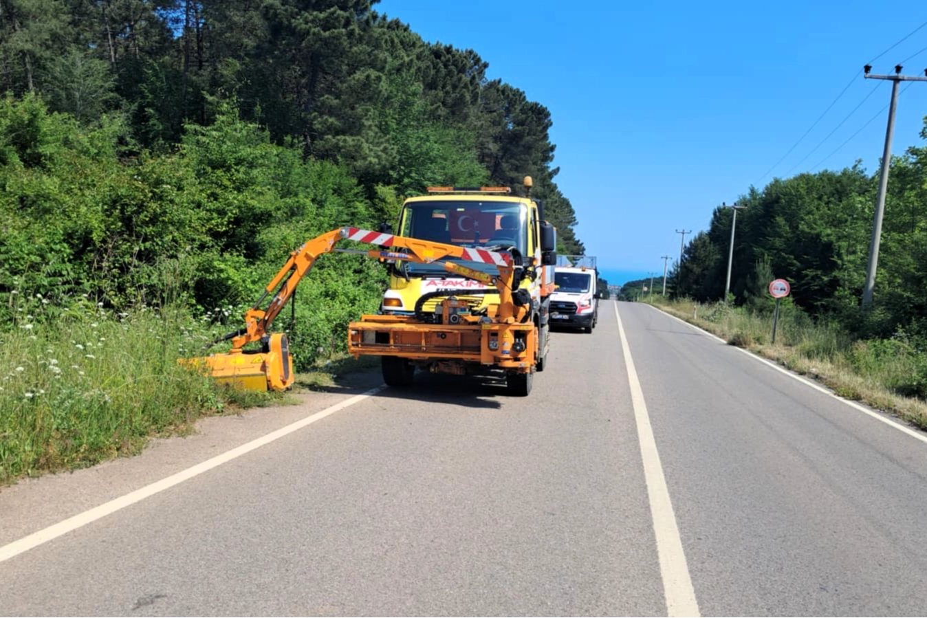 Kocaeli Kandıra’da yollar yaz sezonuna hazırlanıyor 