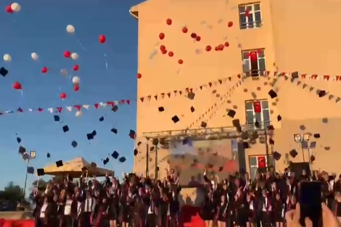 Edirne Keşan Anadolu Lisesi’nde mezuniyet sevinci 