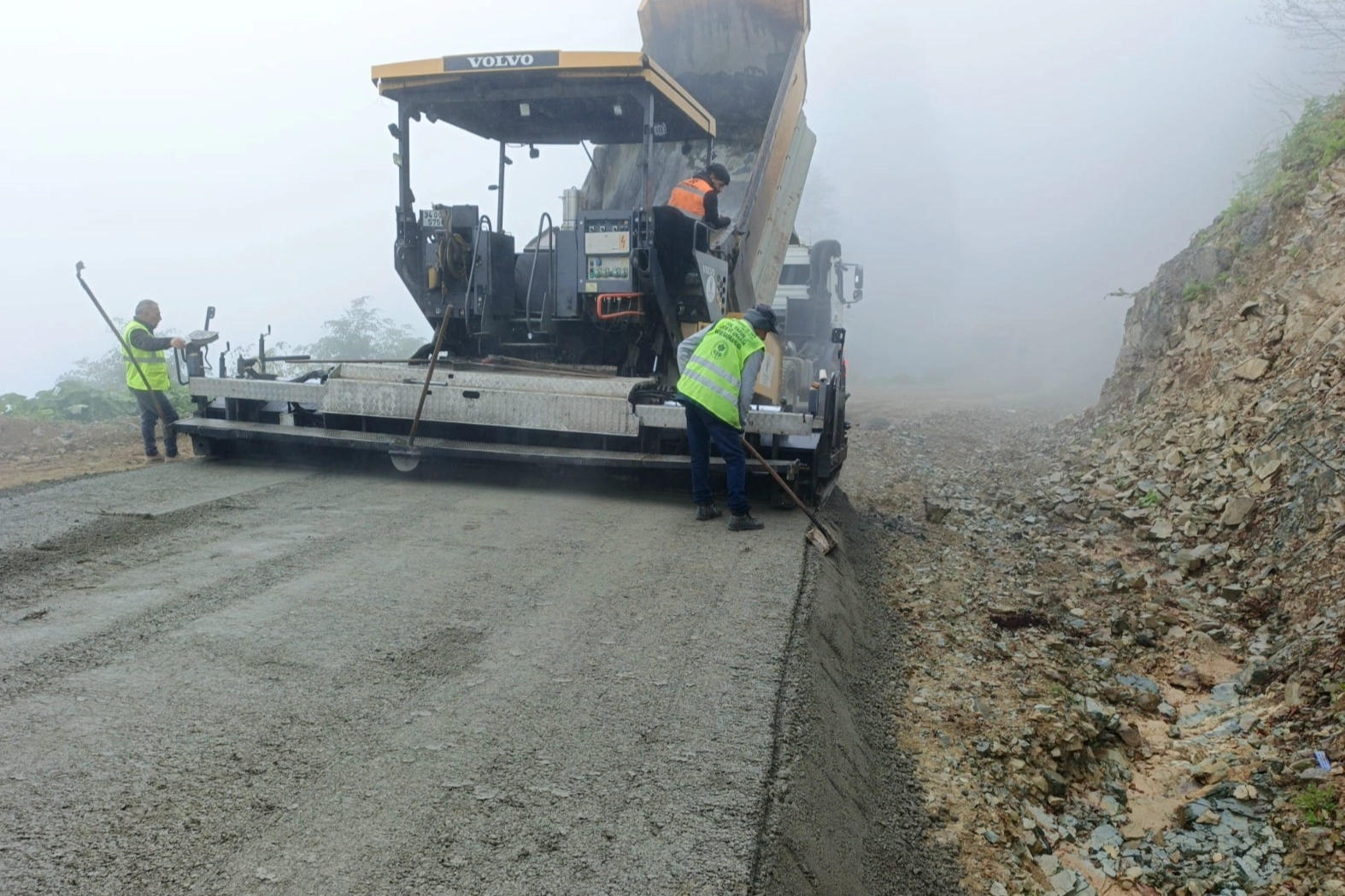 Trabzon’da yüksek kesimlerde yol seferberliği 