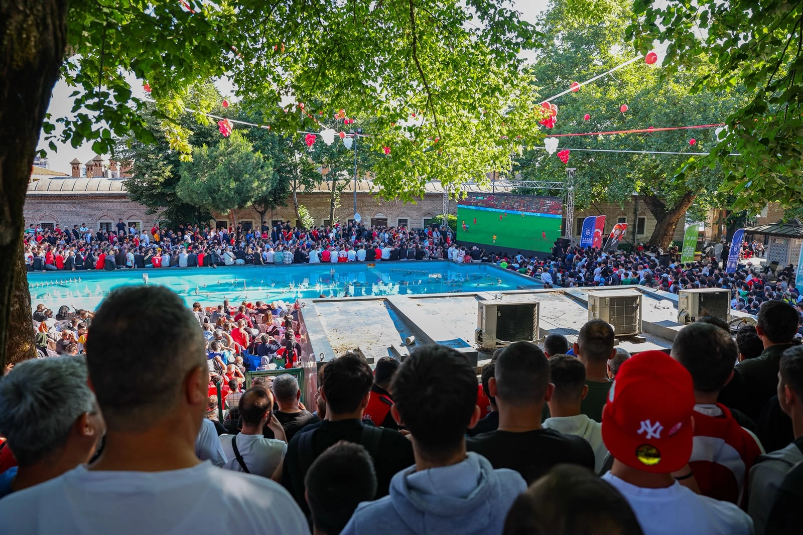 Milli maçta Bursa tek yürek oldu 