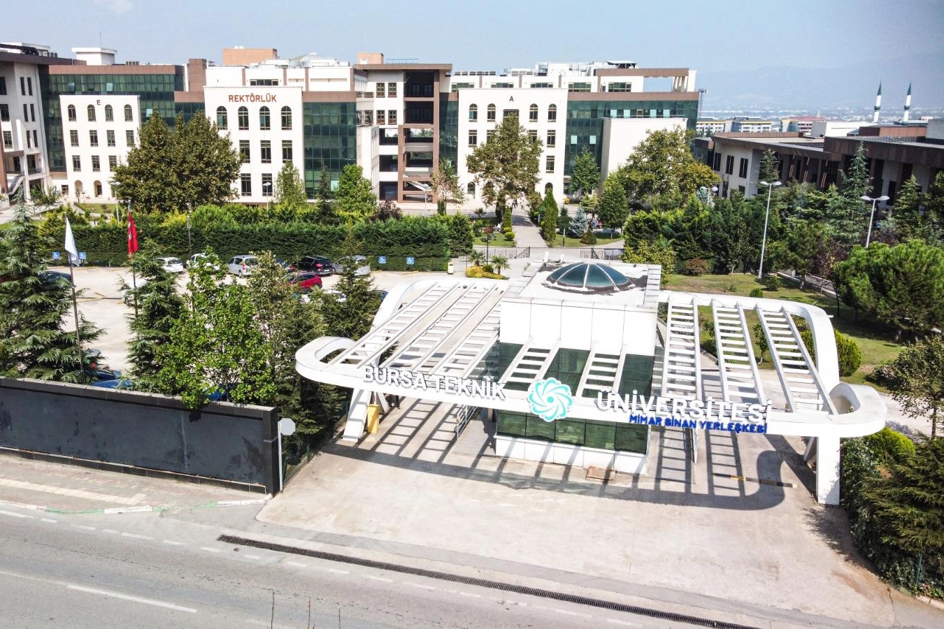 BTÜ’den yol ömrünü uzatacak asfalt projesi 