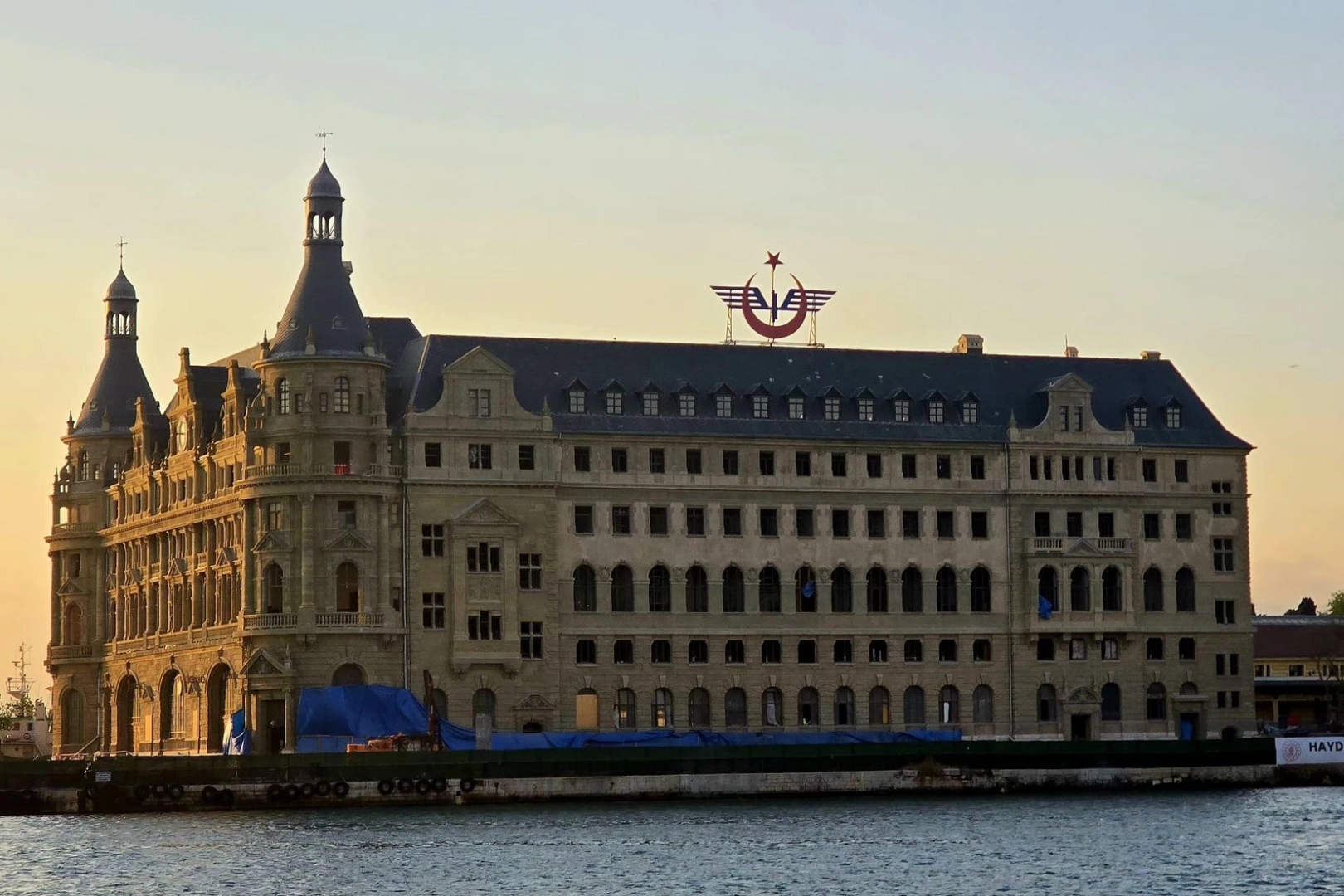 Haydarpaşa Garı'nda restorasyonda iskeleler kaldırıldı 