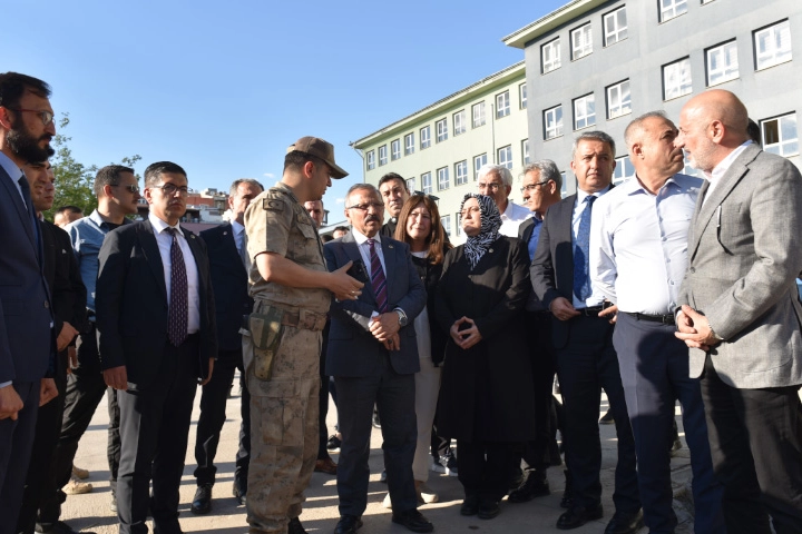 TBMM Komisyonu Siverek'te okul saldırıların nedenlerini araştırıyor 
