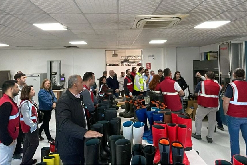 Manisa Büyükşehir’de iş güvenliği uzmanlarına KKD eğitimi 