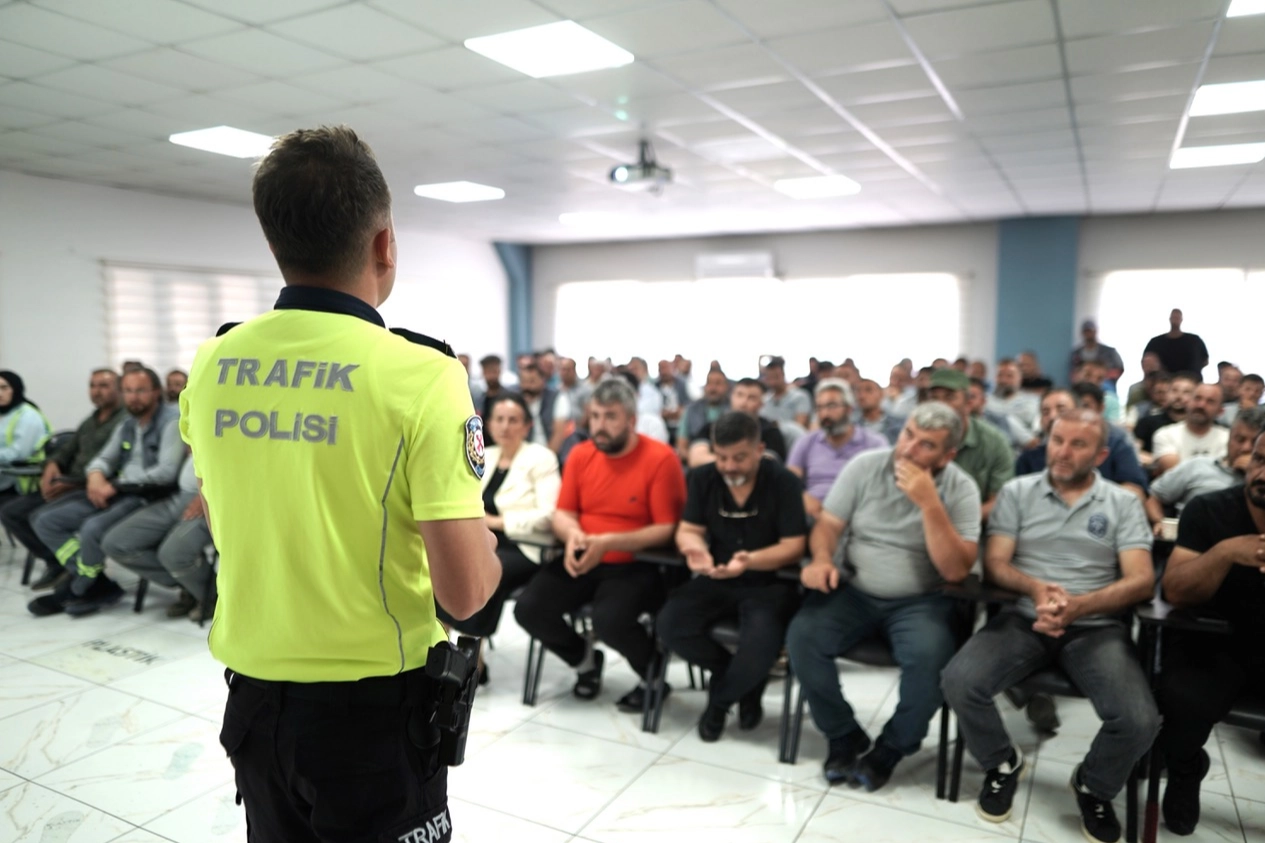 Kayseri Melikgazi'den saha çalışanlarına trafik eğitimi 