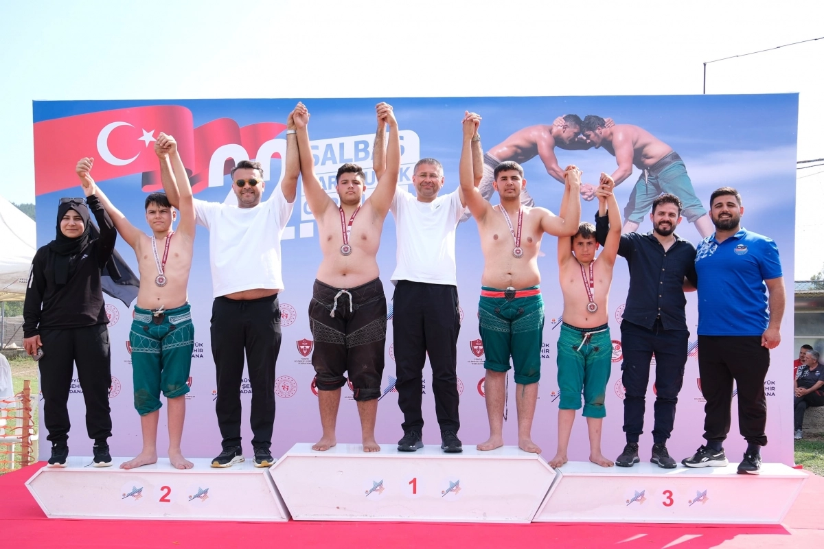 Adana'da Salbaş Karakucak Güreşleri coşkusu 