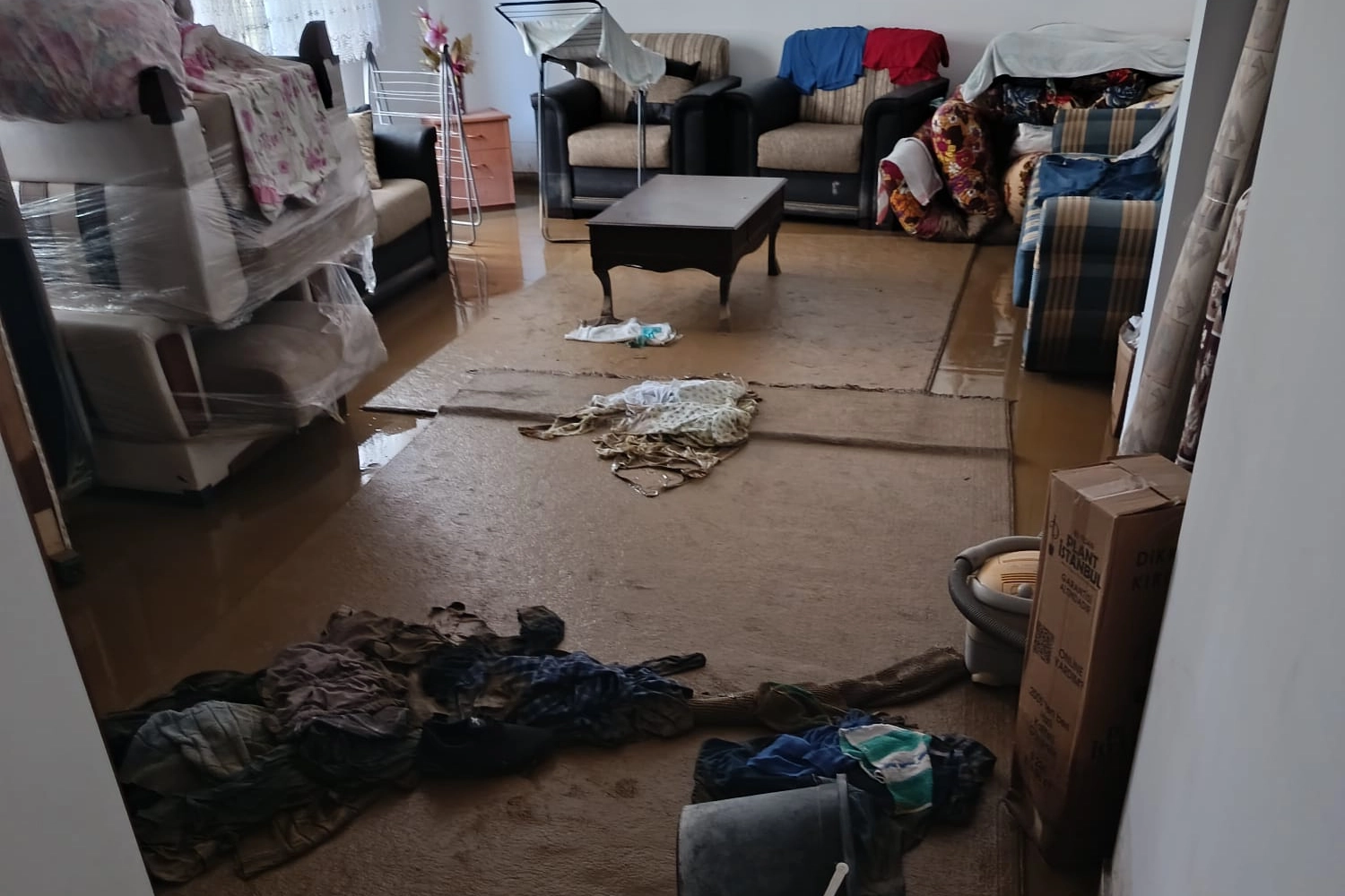 Manisa Salihli’deki sel mağdurlarının yaraları sarılıyor 