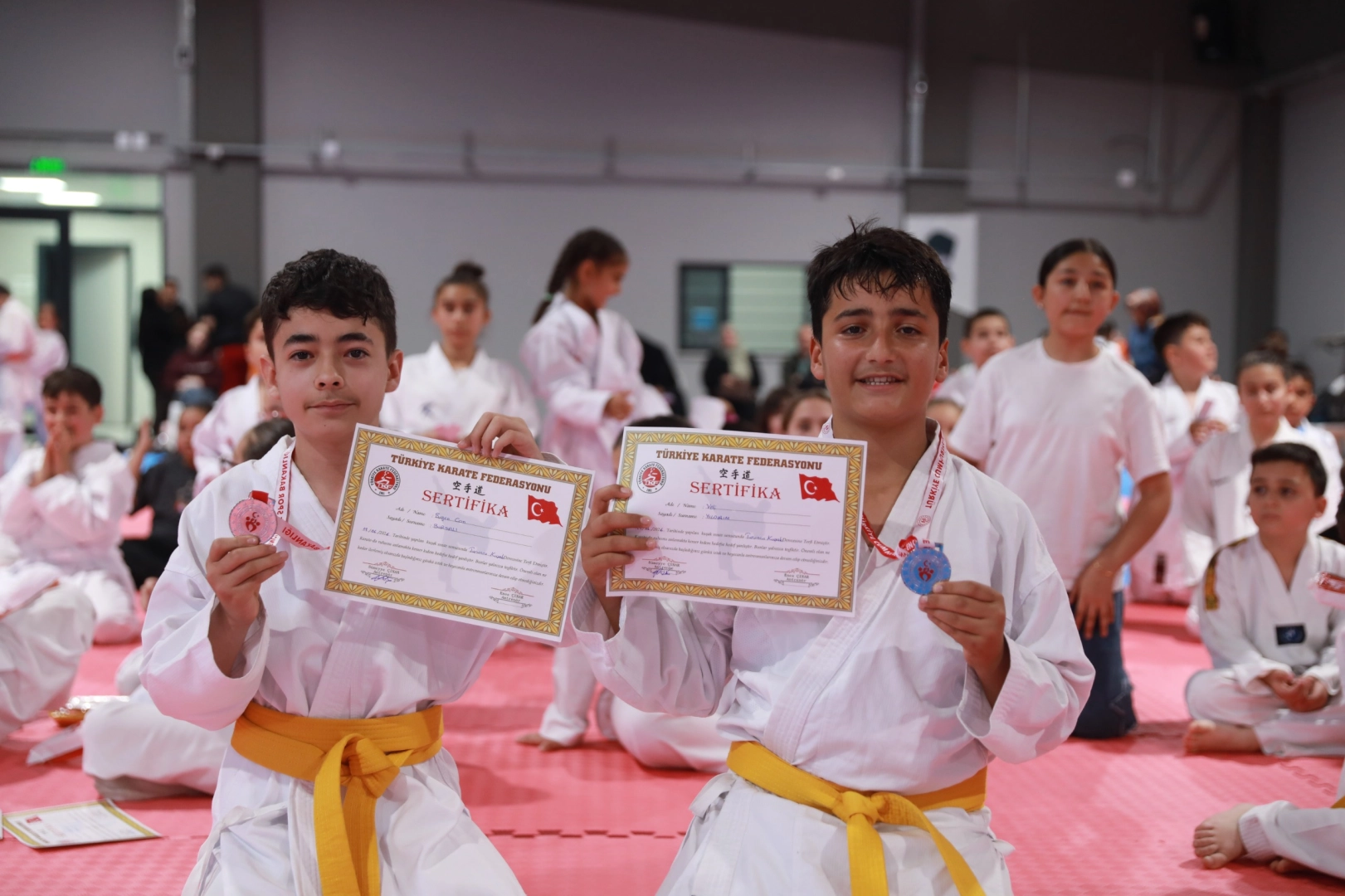 Ankara Keçiören’in sporcuları Karate Kuşak Sınavında ter döktü 