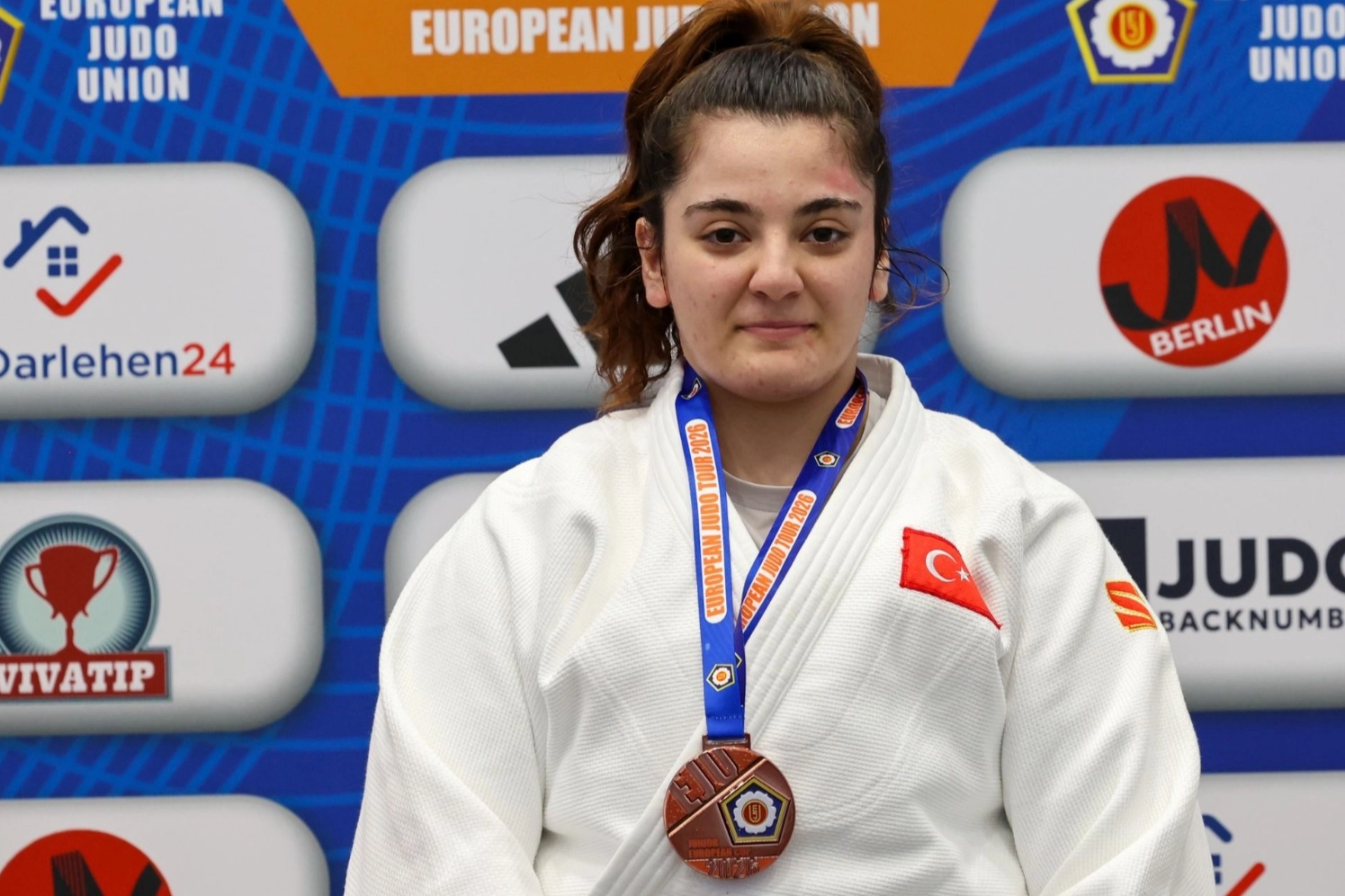 İzmirli Sema Avrupa Kupası’nda kürsüde 