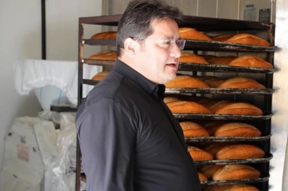 Bolvadin'de ekmek 15 TL olunca, 5 TL'lik Halk Ekmek'e rağbet arttı 