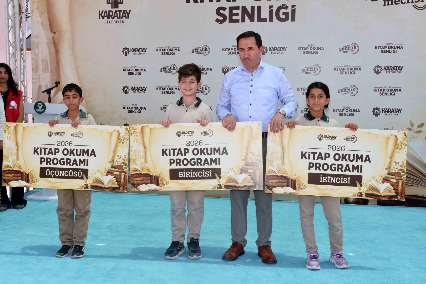 Konya Karatay'da kitap okuma projesi şenliklerle tamamlandı 