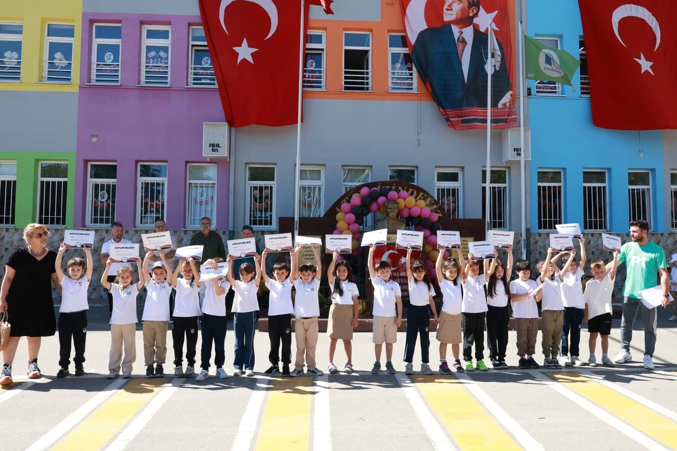 Bursa Osmangazi’de 400 öğrenciye ücretsiz tenis eğitimi 