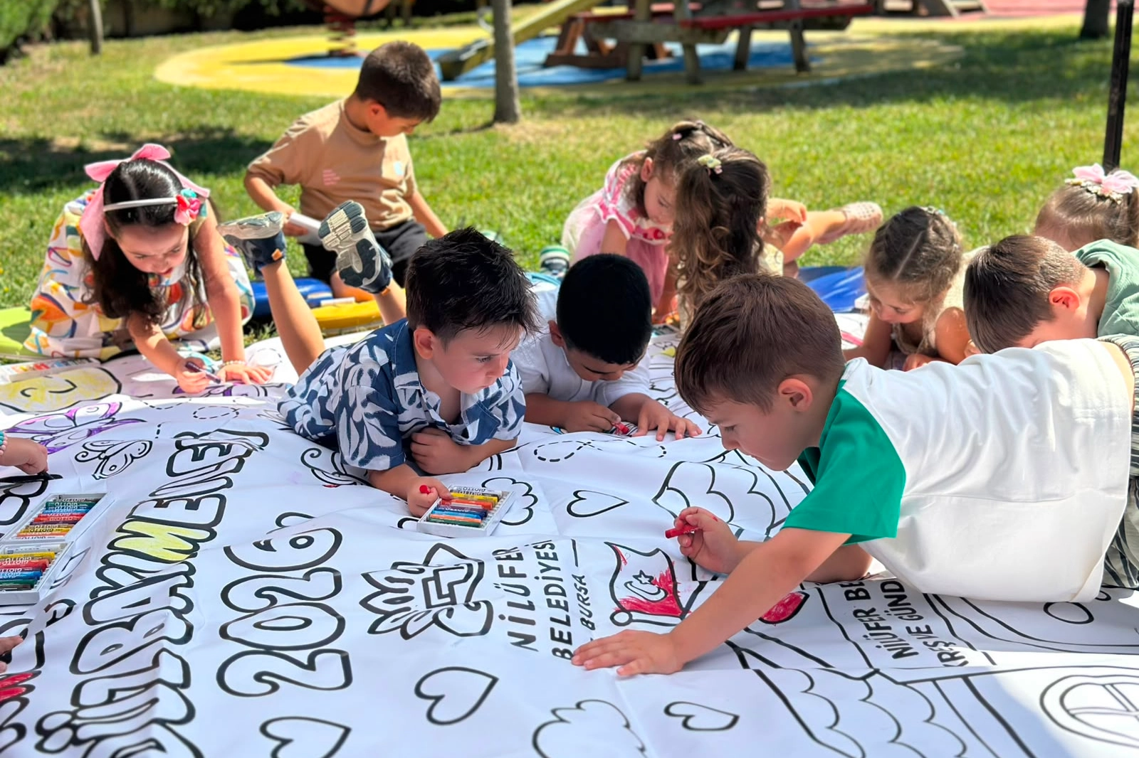 Bursa Nilüferli minikler karne heyecanı yaşadı 