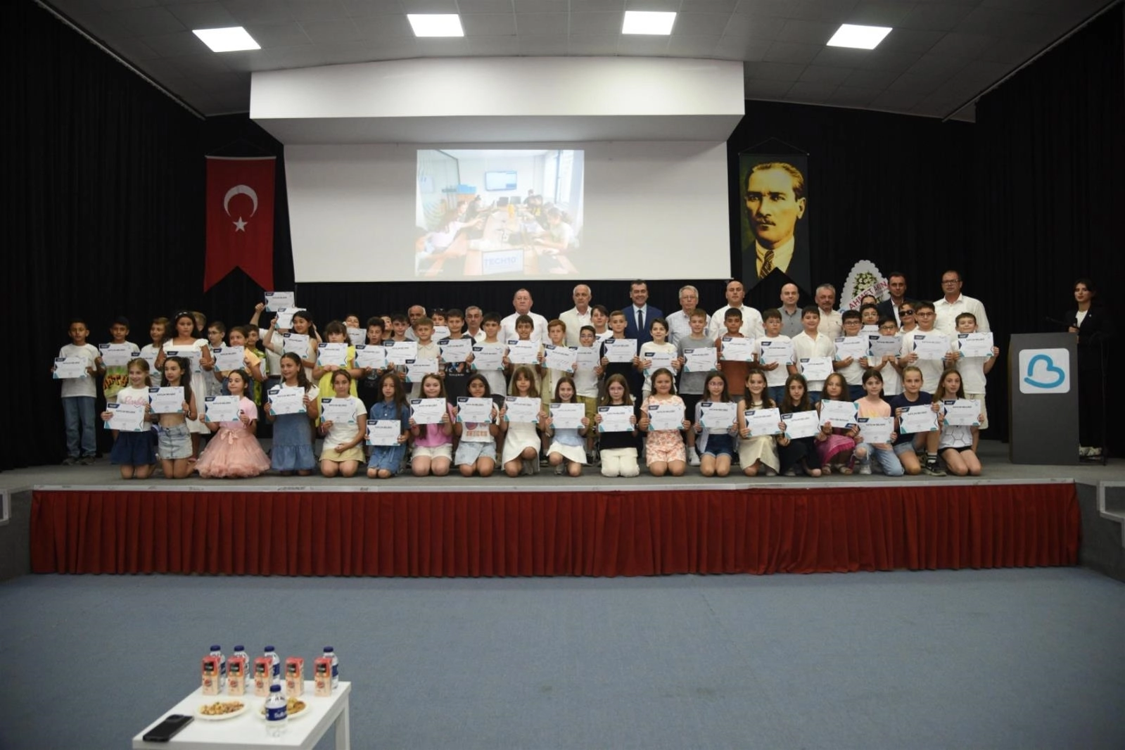 Balıkesir Gönen’de 288 öğrenci TECH10 sertifikalarını aldı 