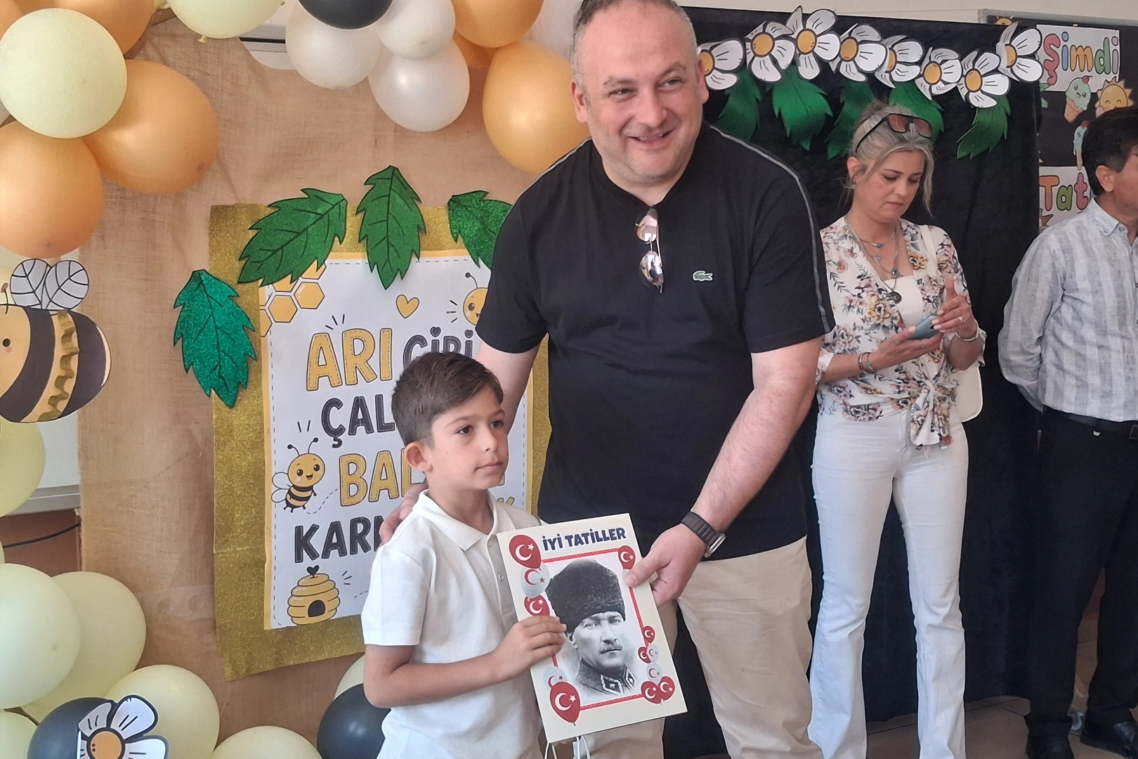 Öğrenciler karnelerine kavuştular 