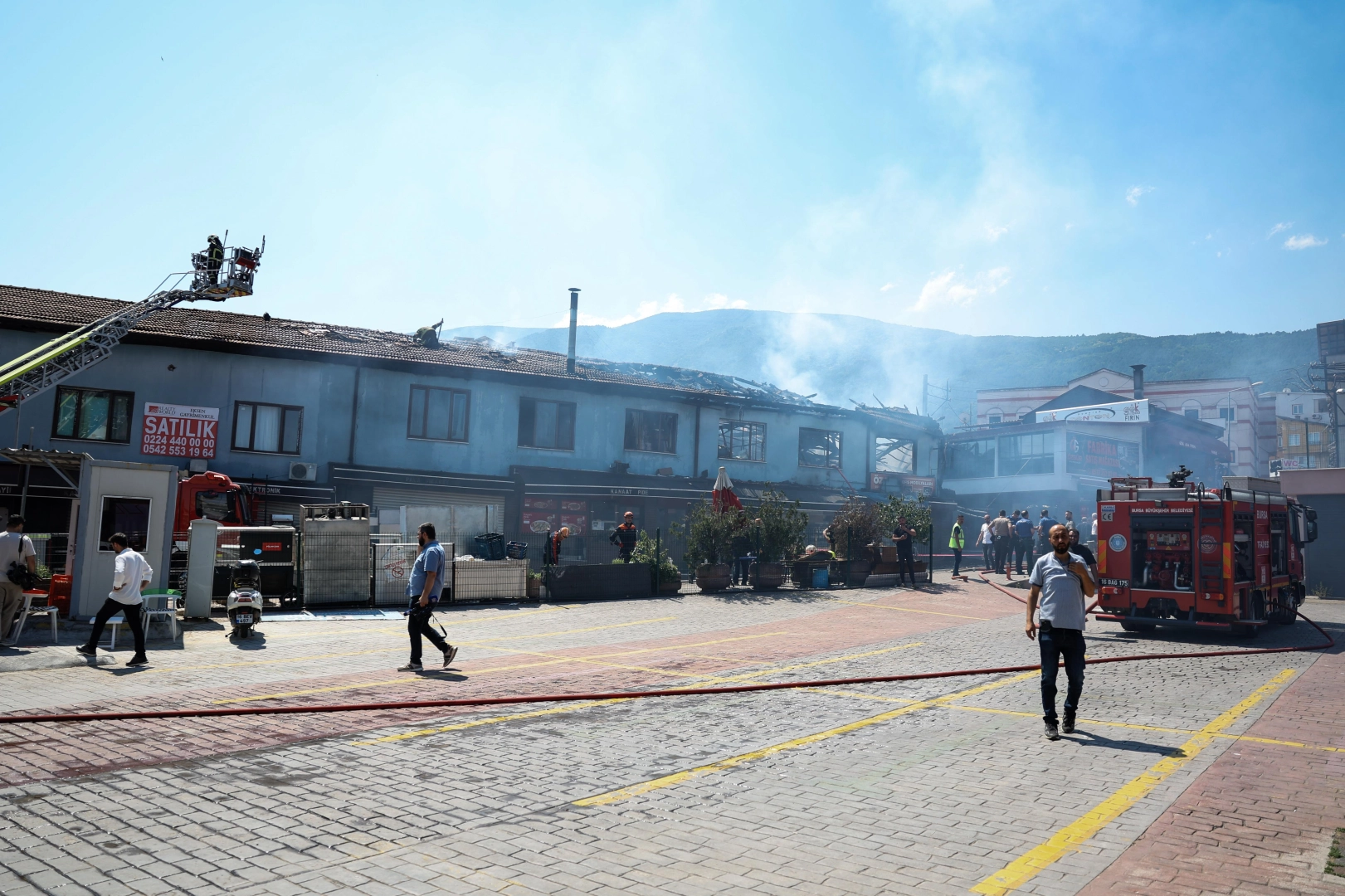 Bursa İtfaiyesi'nden Kayhan'daki yangına hızlı müdahale 