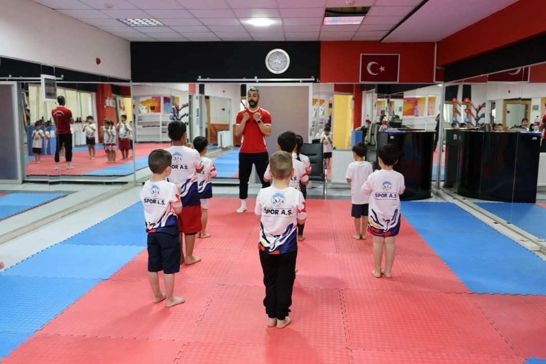 Kayseri Büyükşehir'in Yaz Spor Okulları kapılarını açtı 