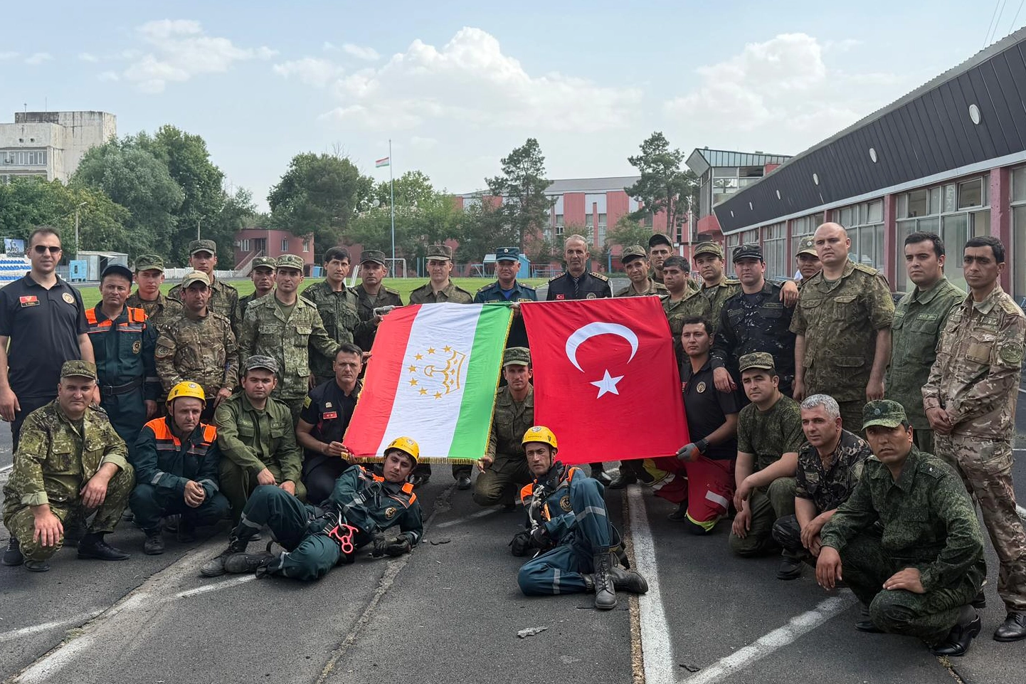 Konya Büyükşehir’den Tacikistan’da yüksek katlı yapılara müdahale eğitimi 