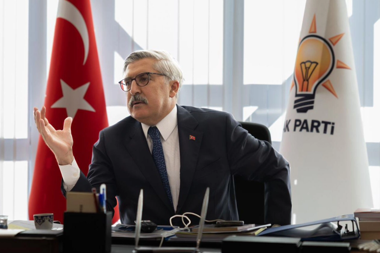 AK Partili Yayman'dan Özgür Özel'e 'Financial Times' tepkisi... Siyasi mücadele yabancı gazetelerde verilmez! 