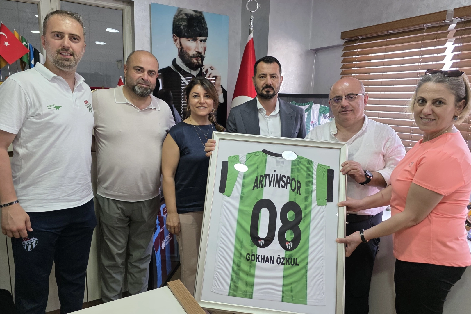 İş İnsanı Özkül'den Artvinli gençlere spor desteği çağrısı 