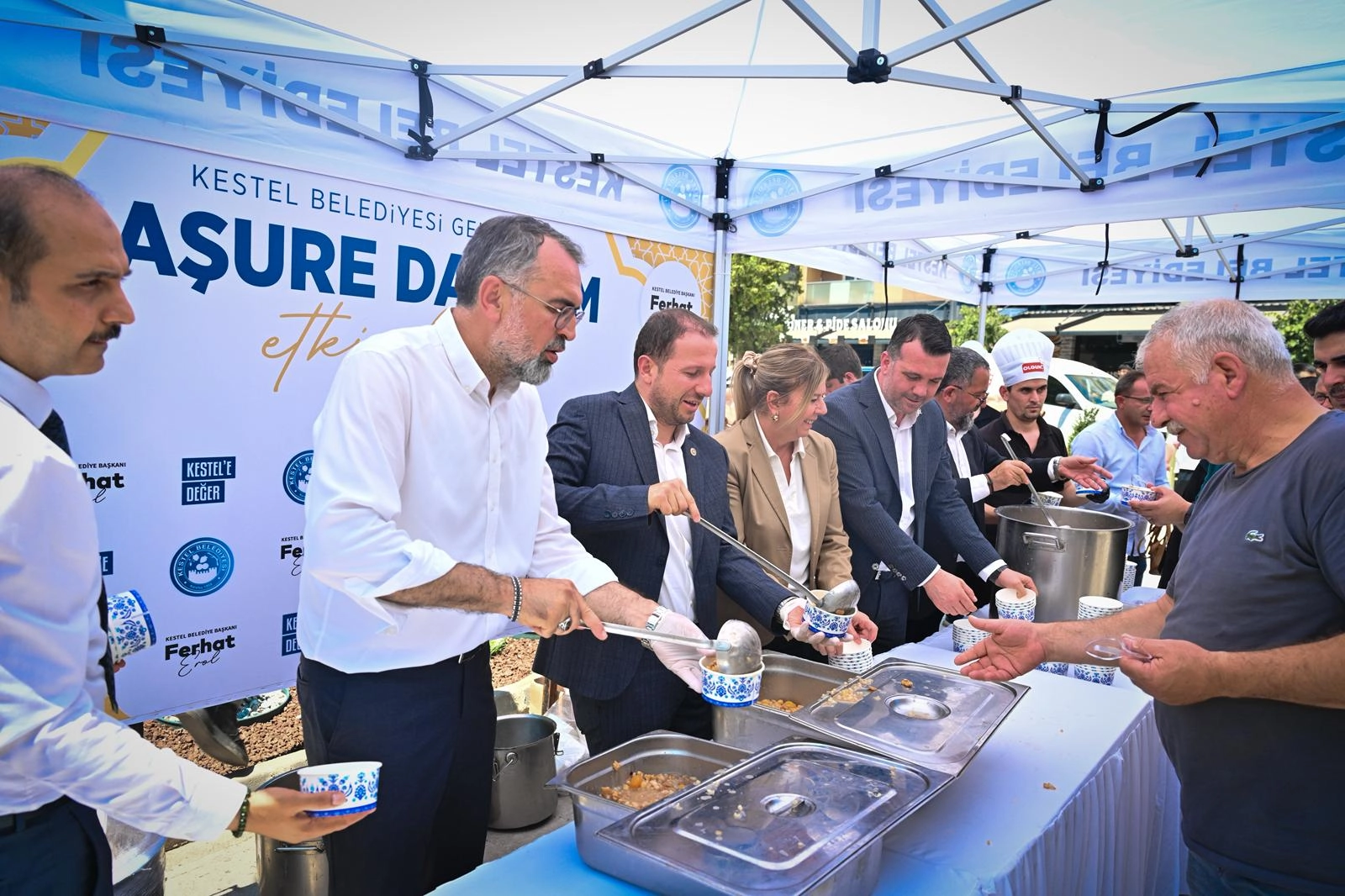 Bursa Büyükşehir’den Kestel’de aşure ikramı 