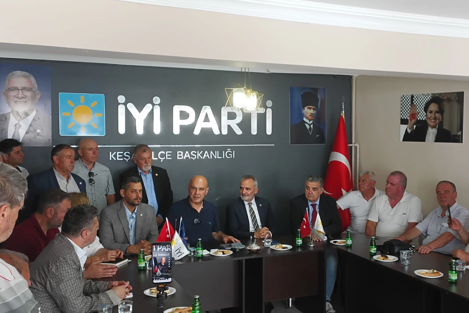 Turhan Çömez Keşan'da konuştu... Türkiye'nin en büyük sorunu tek adam rejimi 