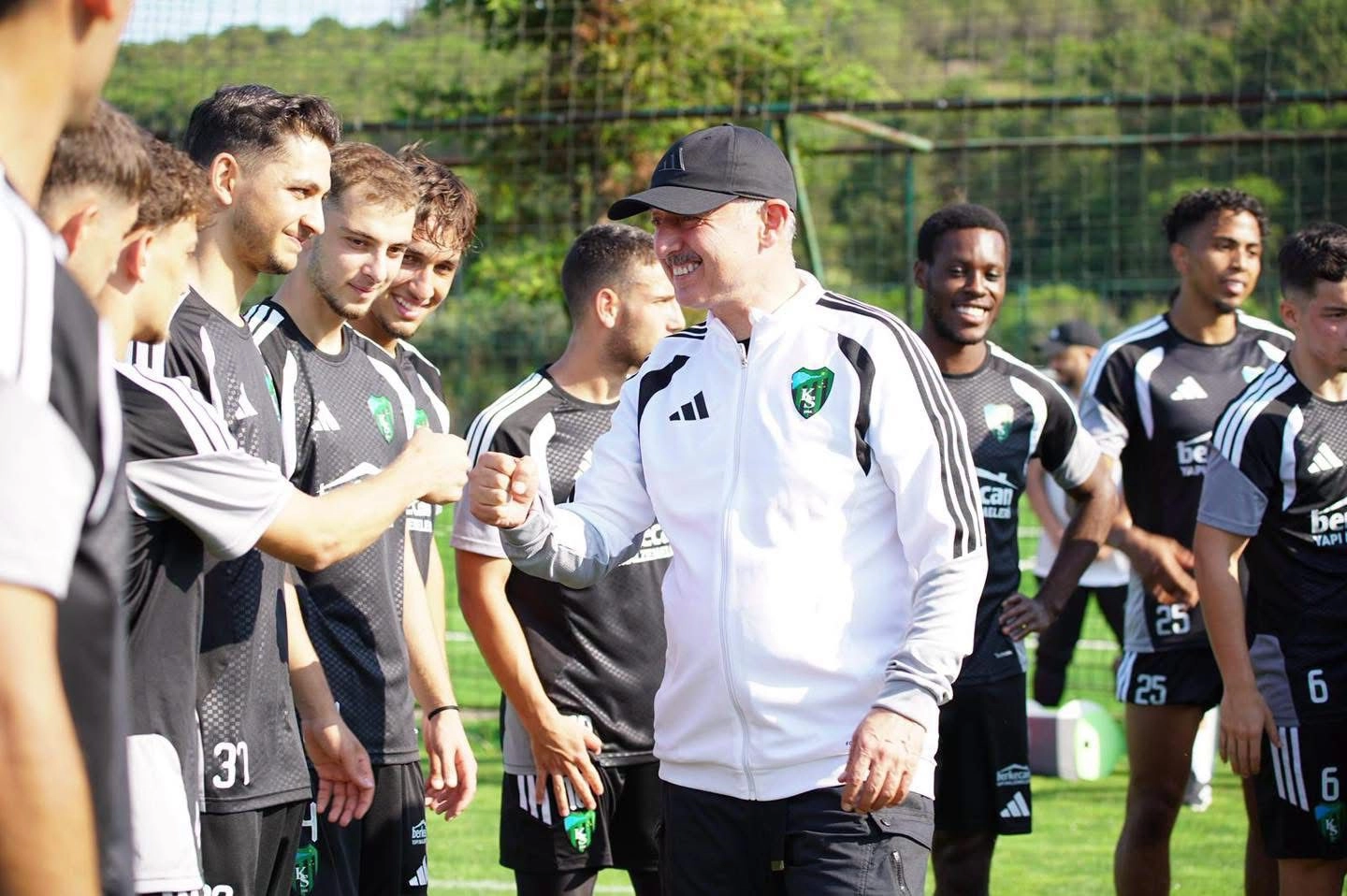 Başkan Büyükakın’dan Kocaelispor’a moral ziyareti 