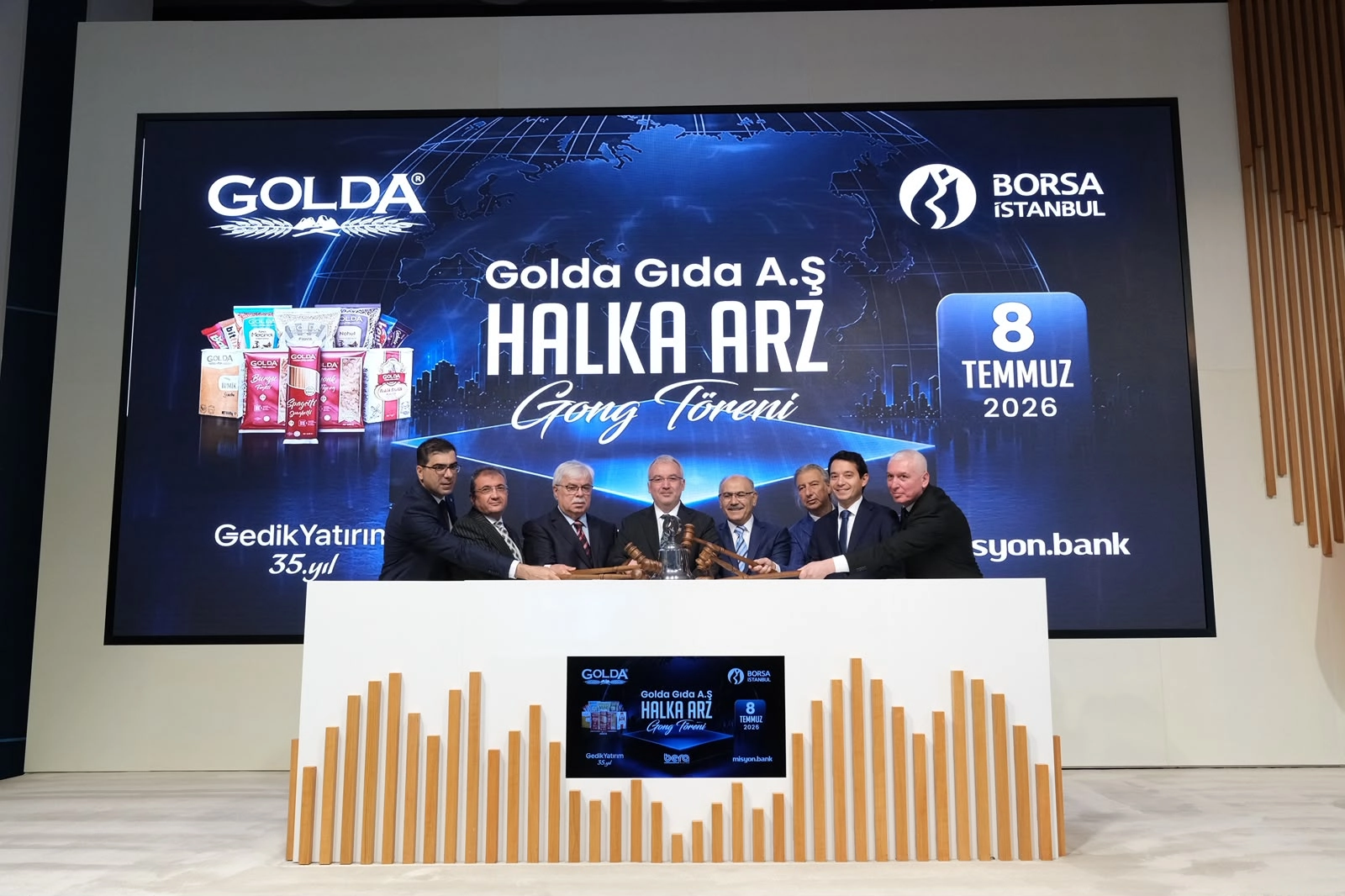 Bu kez gong 'Gold Gıda' için çaldı 