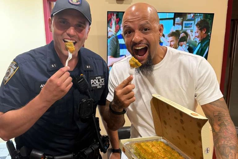 Türk Dedektif Felipe Melo'ya baklava ikramı... Ünlü futbolcu o lezzete hayran kaldı 