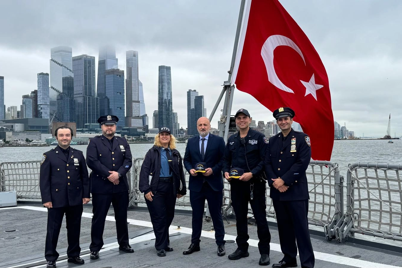 Türk Kökenli NYPD Polisleri Oruç Reis'i ziyaret etti 